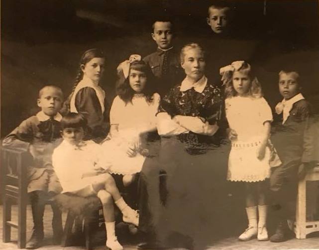 From time to time I will do some research for a friend to either help them solve a family history mystery or start them on their own path to successful finds. Earlier this year I had a difficult case: a family photo from the early 1900's in Siberia, Russia where the owner wanted to determine if there were any living descendants. The family story? During the Russian Revolution, some of the family fled across the river to Harbin, China and then migrated to San Francisco, California in the 1920's.